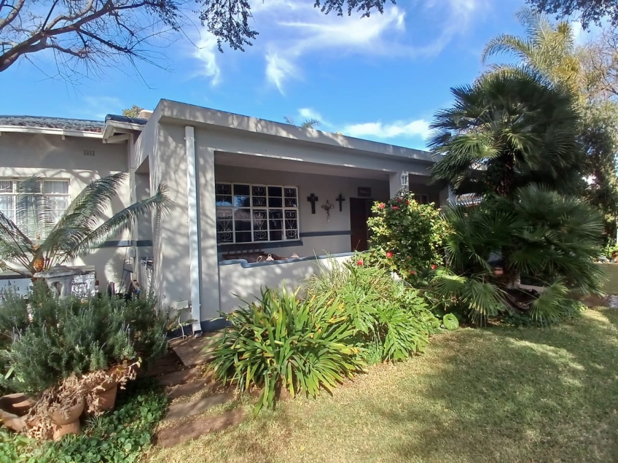 4 Bedroom Property for Sale in Herlear Northern Cape